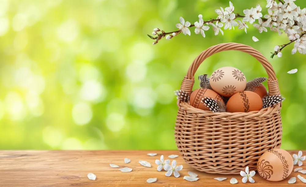 Farbanje jaja u lukovini je i dalje neprevaziđeno