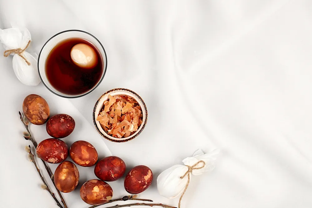 Uskr&scaron;nja jaja, Vaskrs, farbanje jaja