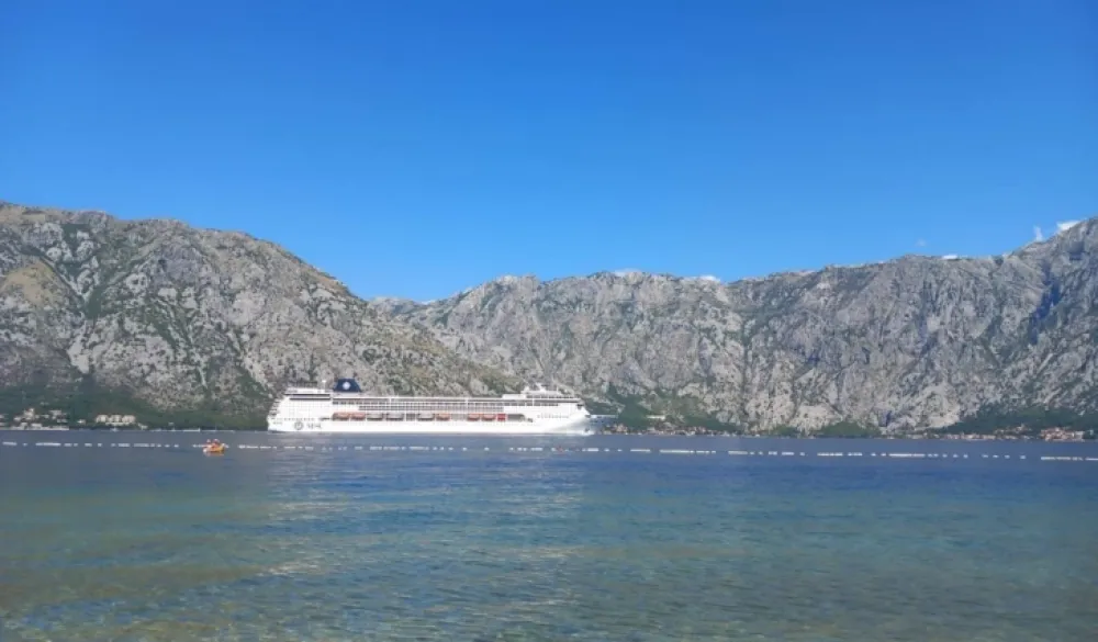 Na vezu Viking Satur