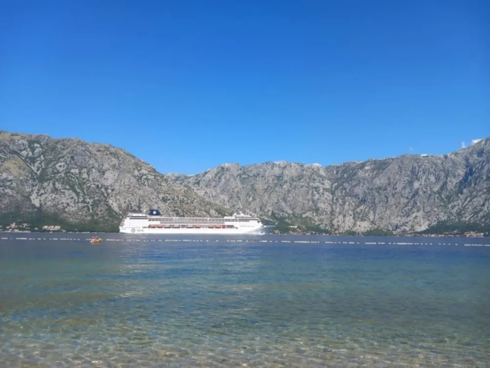 Na vezu Viking Satur