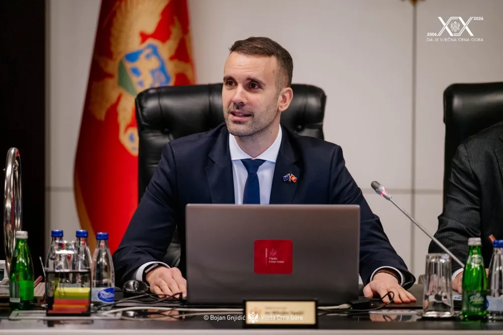 Vlada: Direktni finansijski efekti za državu od davanja koncesije za aerodrome iznose najmanje milijardu eura