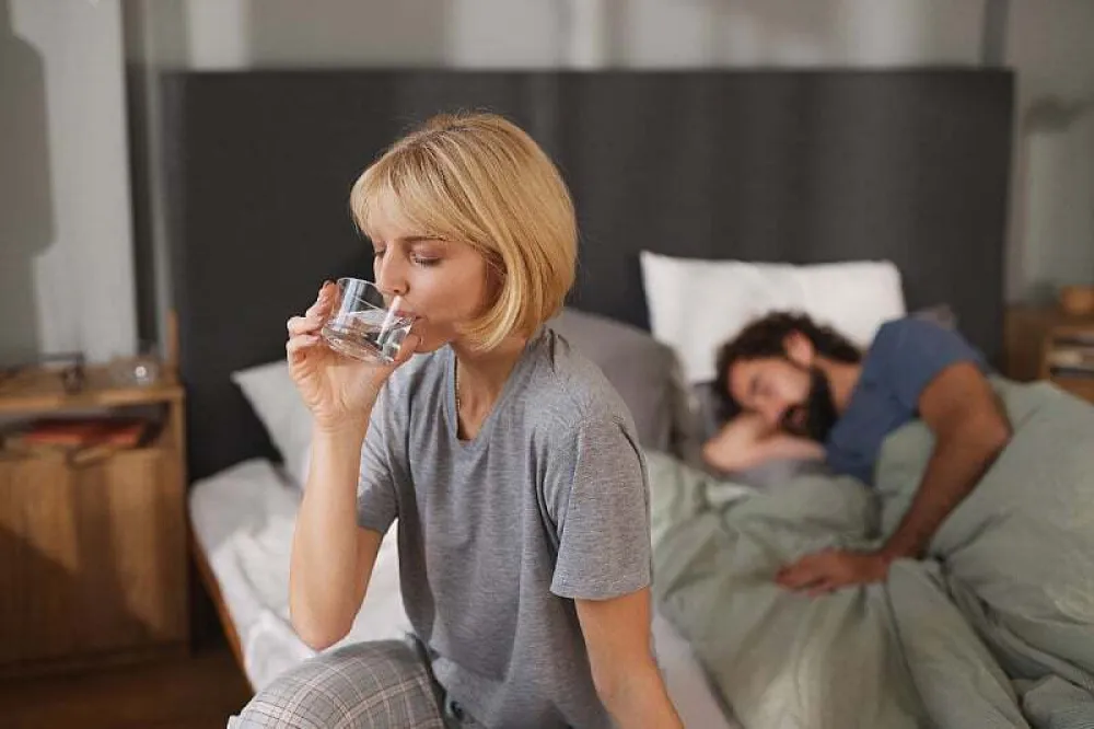 Za&scaron;to bi ste odmah nakon buđenja trebali da popijete ča&scaron;u vode