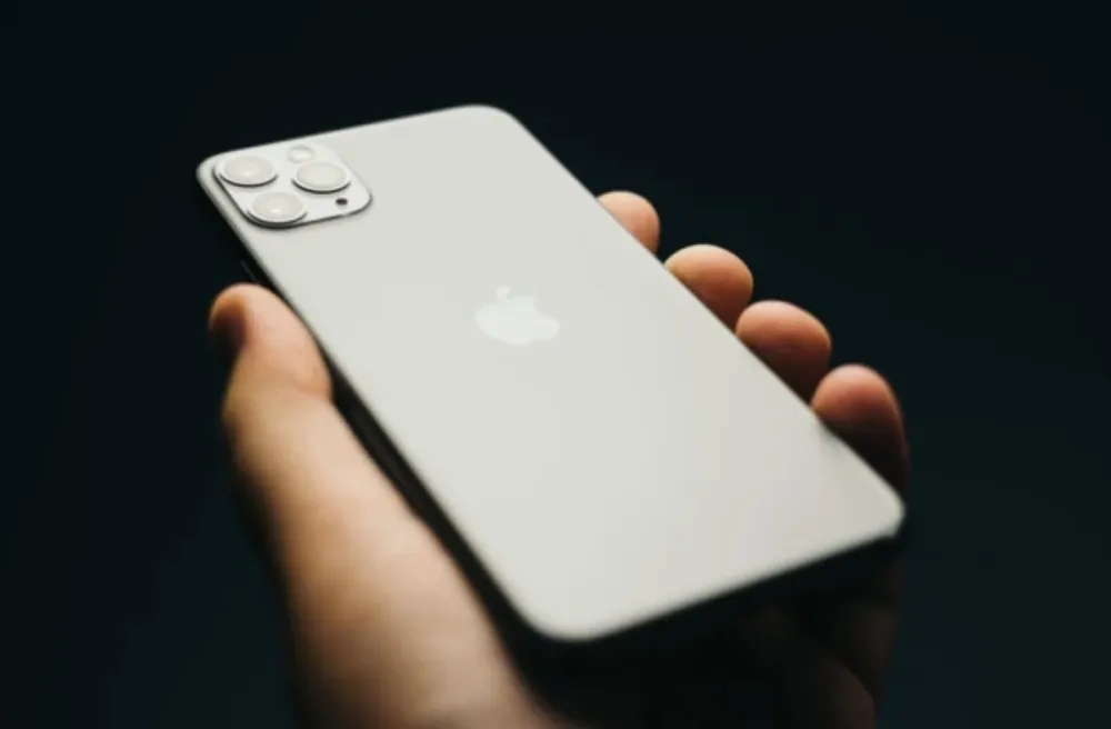 iPhone Fold donosi revoluciju: 3D &scaron;tampana &scaron;arka re&scaron;ava problem nabora na ekranu?