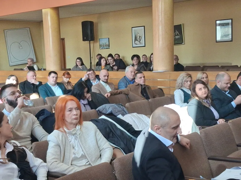  ​Na inicijativu opozicionih odbornika, na dnevnom redu 11. zasjedanja Skup&scaron;tine op&scaron;tine Nik&scaron;ić trebalo bi da se nađe i odluka o stavljanju van snage saglasnosti na novi cjenovnik komunalnih usluga za pravna lica.