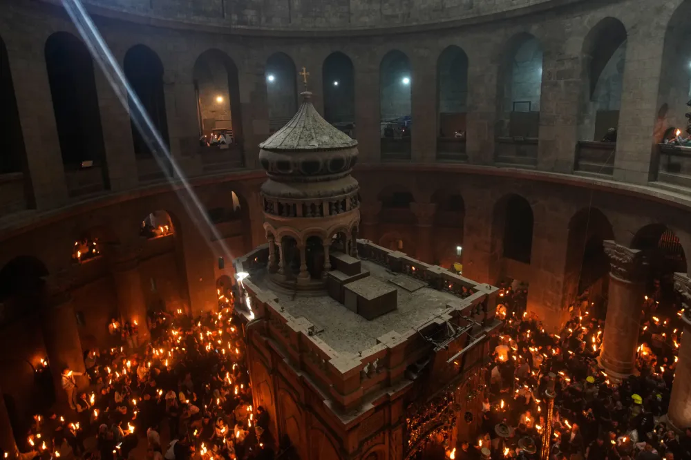 Ceremonija spu&scaron;tanja Blagodatnog ognja u Jerusalimu