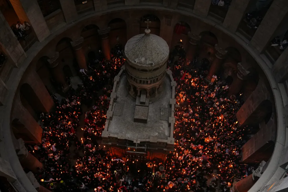 Ceremonija spu&scaron;tanja Blagodatnog ognja u Jerusalimu