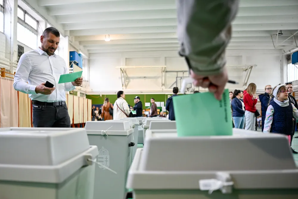 (FOTO) Rekordna izlaznost&nbsp;u Mađarskoj: Do 17 časova glasalo preko 74 odsto birača