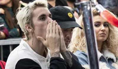 Džastin Biber bio je zvijezda večeri na Koačeli, ali fanovi nisu odu&scaron;evljeni: Na binu iza&scaron;ao u dukserici i s laptopom