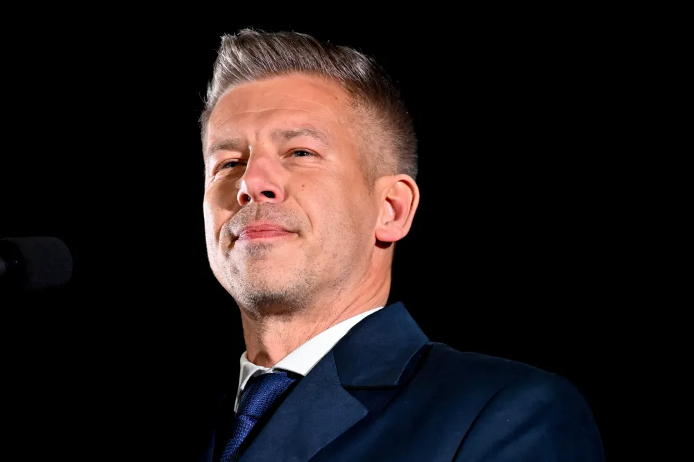 Mađar optužuje Sijarta: Uni&scaron;tava dokumenta&nbsp;u vezi sankcija Rusiji