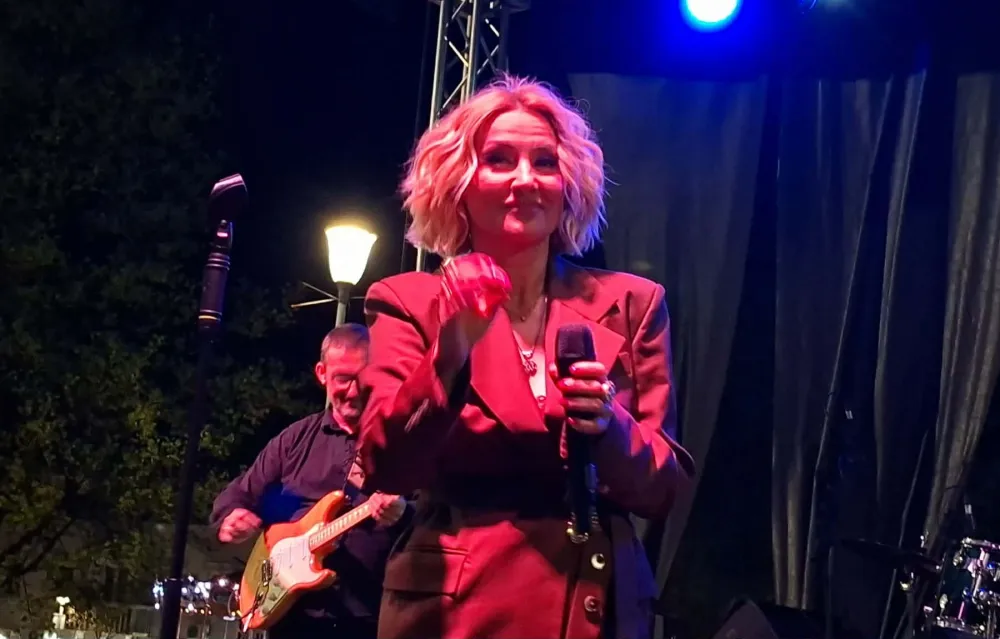 Goca Tržan otvorila veče muzike na Trgu slobode