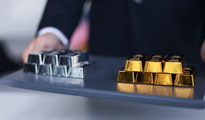 Značajan pad cijena unce zlata i srebra