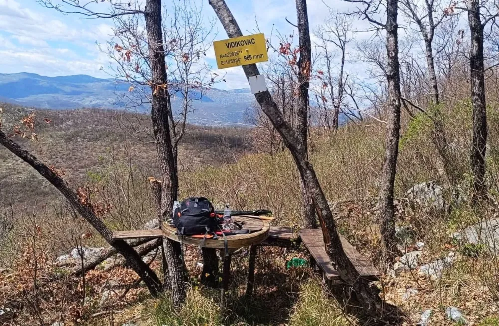 U nik&scaron;ićkoj Dragovoj luci uni&scaron;ten vidikovac, polomljen mobilijar, priroda ponižena