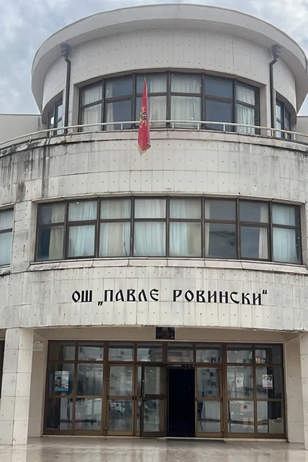 &Scaron;kola &bdquo;Pavle Rovinski&rdquo; 33 godine radi u nelegalnoj zgradi