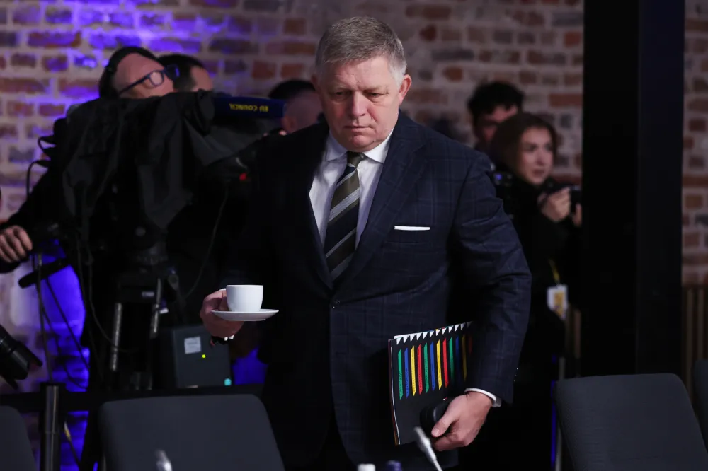 Kad nema Orbana tu je Fico: Slovačka blokira kredit Ukrajini?