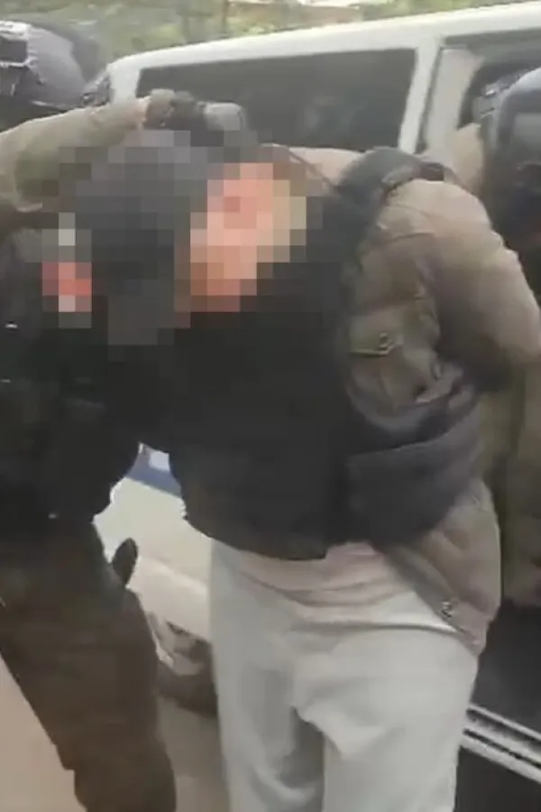 (VIDEO) Ekstradiran Kotoranin&nbsp;Dragan&nbsp;Knežević, član&nbsp;OKG, iz Francuske u Crnu Goru