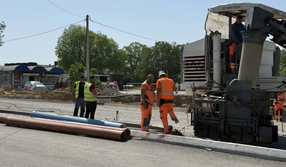 (VIDEO) Asfalt za prvu fazu Ulice Vojislavljevića ali i dva imovinska spora