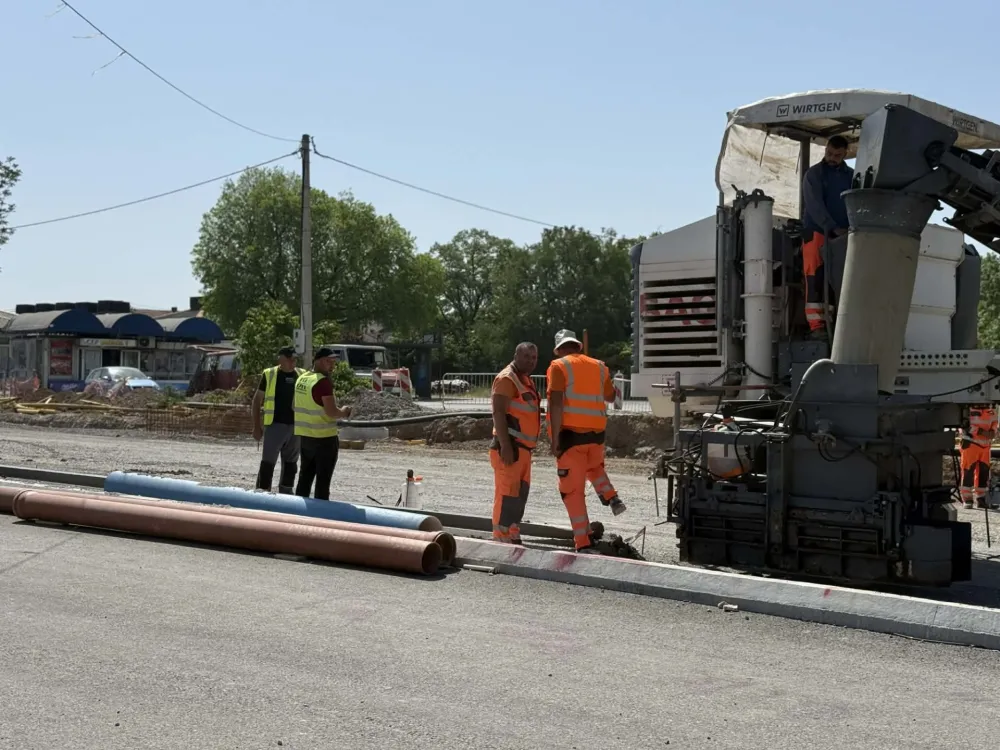 (VIDEO) Asfalt za prvu fazu Ulice Vojislavljevića ali i dva imovinska spora