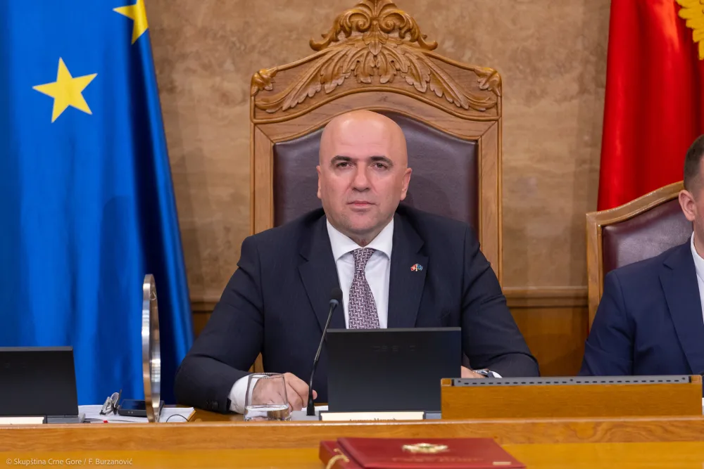Nurković: Kaluđerski laz između pamćenja i odgovornosti