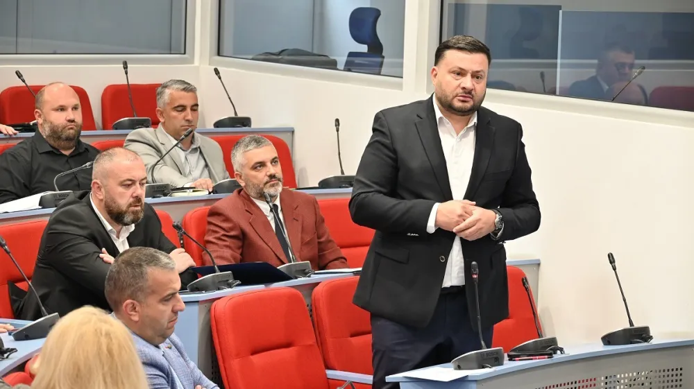 Sjednicu SO Bijelo Polje obilježila o&scaron;tra polemika: Tri mjeseca krize, godine obećanja