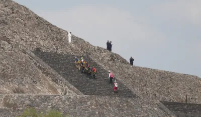 Pucnjava kod istorijske piramide u Meksiku: Ubijen turista, &scaron;estoro ranjeno