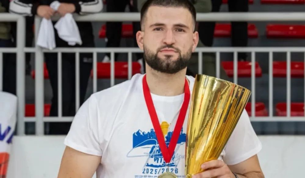 Joksimović sa &scaron;ampionskim peharom