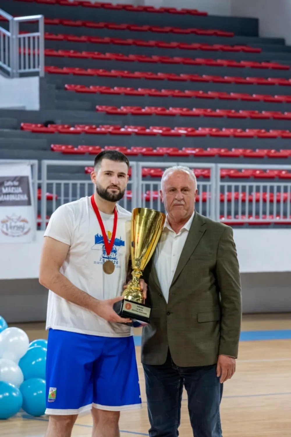 Ramović uručio pehar Joksimoviću