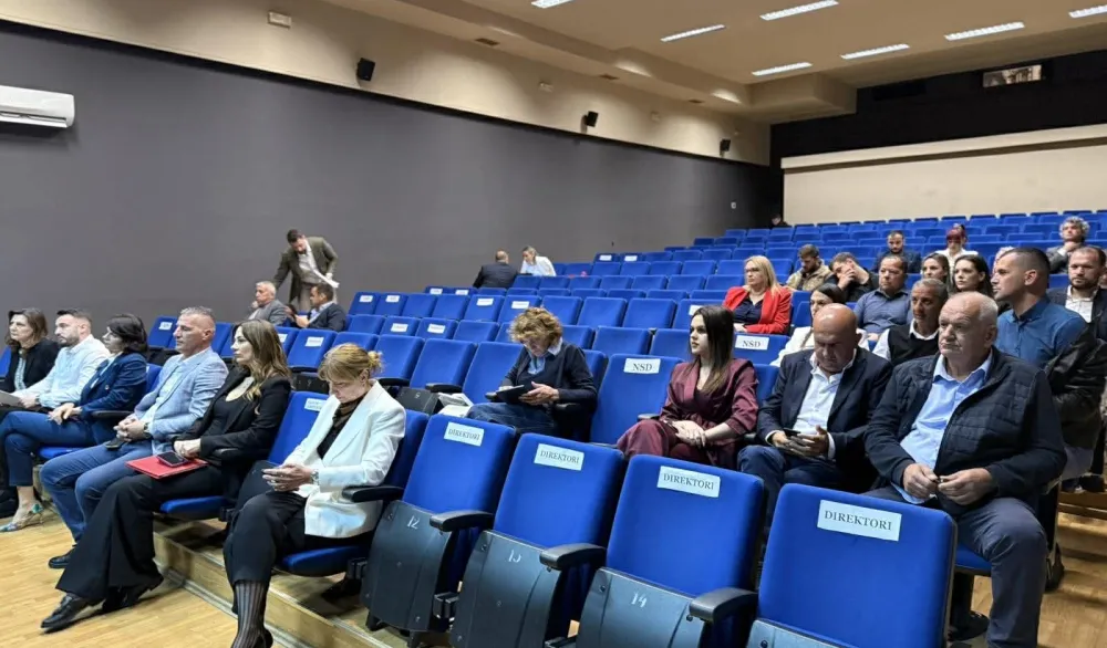 Na u&scaron;ću Morače u jezero najveće &bdquo;divlje&rdquo; naselje:&nbsp;Odbornici SO Zeta usvojili odluku o naknadama za bespravnu gradnju