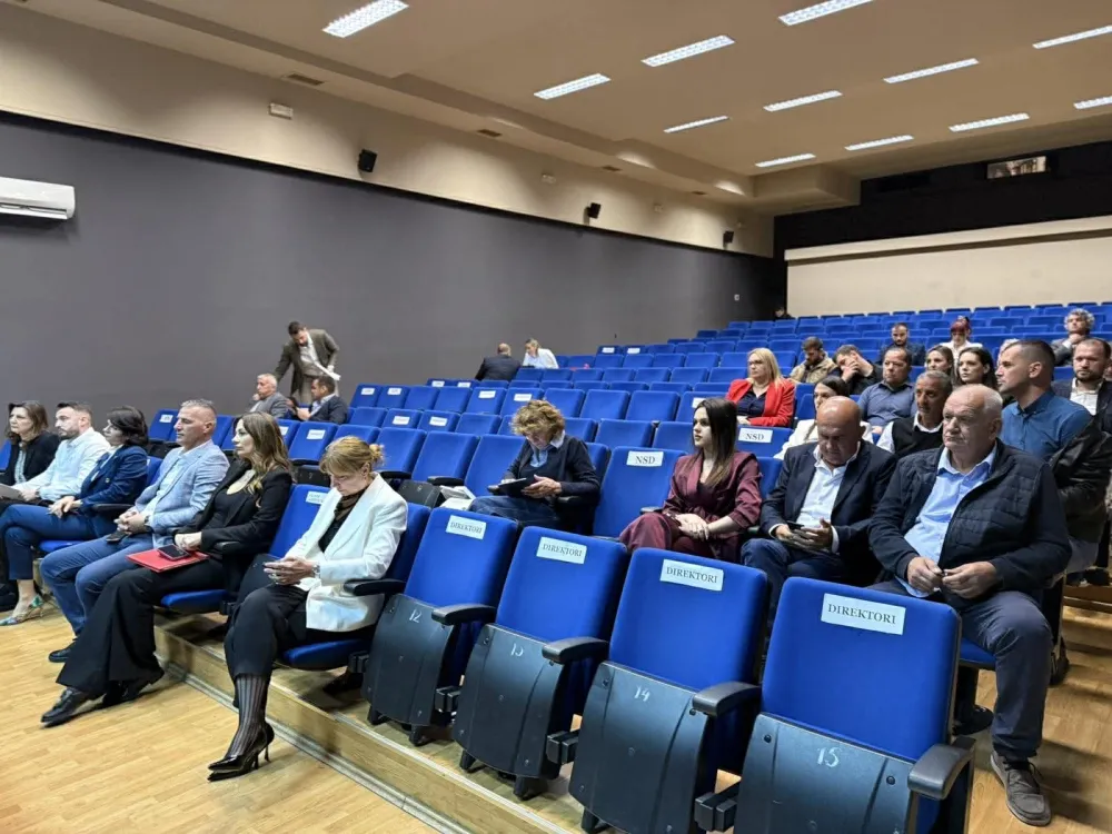 Na u&scaron;ću Morače u jezero najveće &bdquo;divlje&rdquo; naselje:&nbsp;Odbornici SO Zeta usvojili odluku o naknadama za bespravnu gradnju