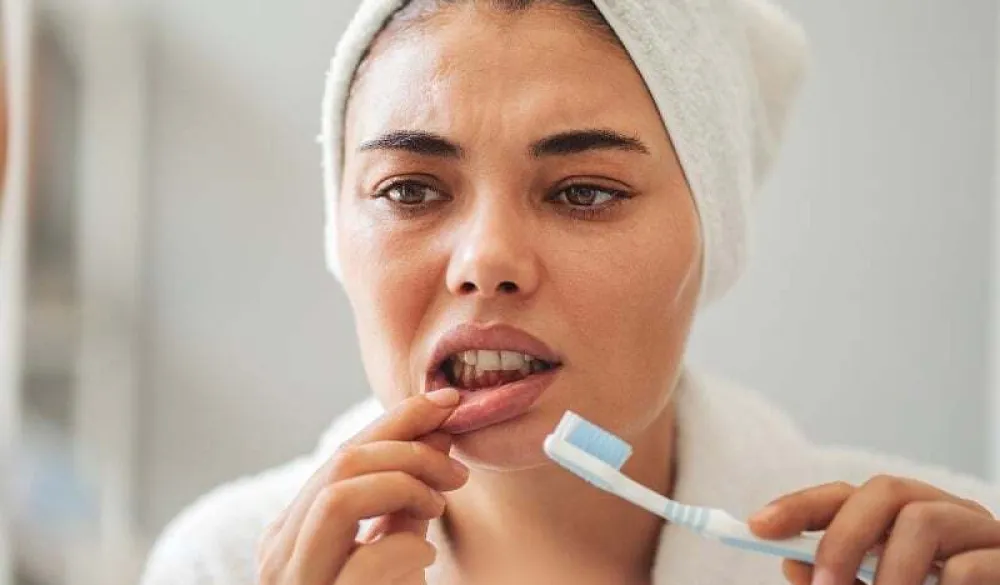 Desni vam često krvave? Nedostatak ovog vitamina može biti uzrok