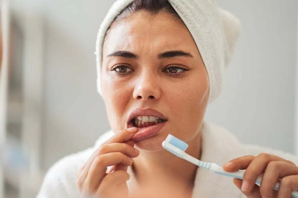 Desni vam često krvave? Nedostatak ovog vitamina može biti uzrok