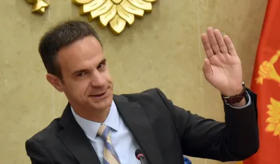 Mugo&scaron;a objavio diplomu i pozdravio iste poteze kolega poslanika