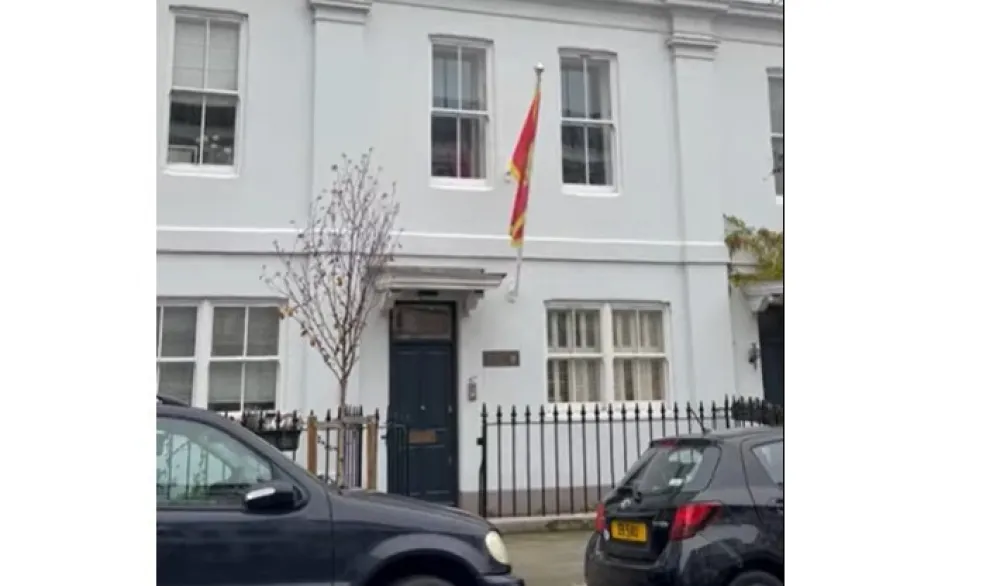 Stanovnicima Vestminstera u Londonu smeta Ambasada Crne Gore: Žalili se na isticanje zastave