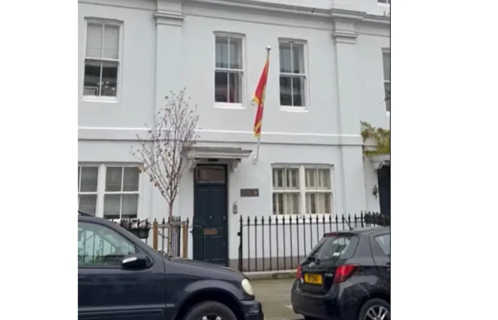 Stanovnicima Vestminstera u Londonu smeta Ambasada Crne Gore: Žalili se na isticanje zastave