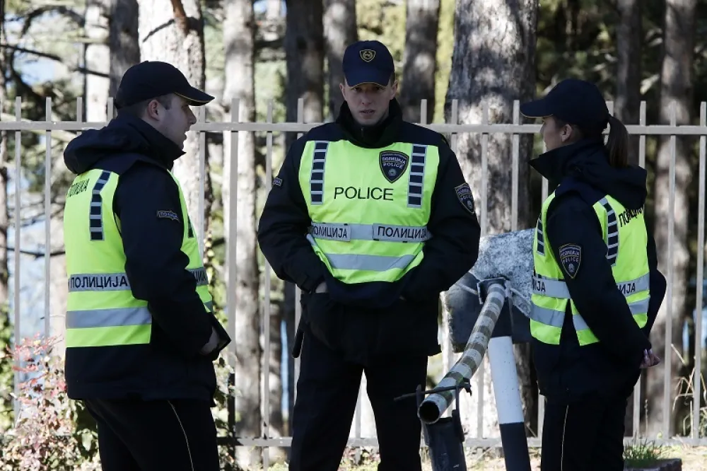 Užas u Makedoniji: Zaposleni u &scaron;koli u silovao 14-godi&scaron;njakinju, potom objavio njene snimke