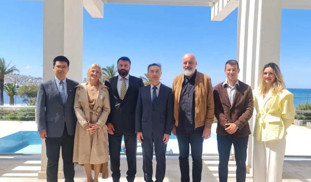 Ambasador Kine posjetio Bar: Otvoriti vrata i prozore Crne Gore i Bara ka Istoku