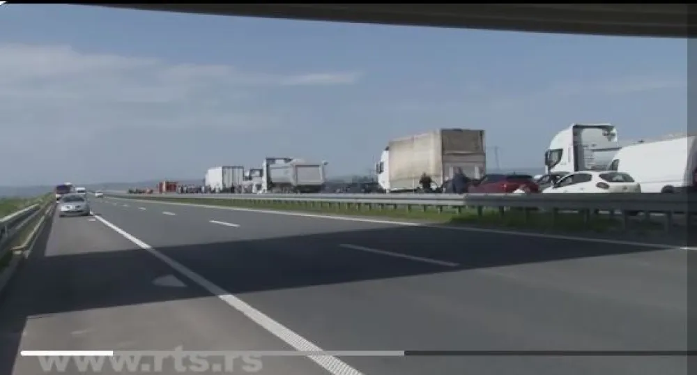 Tragedija na na auto-putu &Scaron;abac-Ruma: Tri osobe stradale, automobil i&scaron;ao u suprotnom smjeru