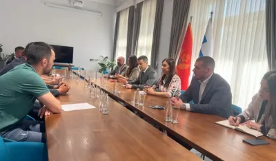 Mujović pare Podgoričana nudi Botunjanima
