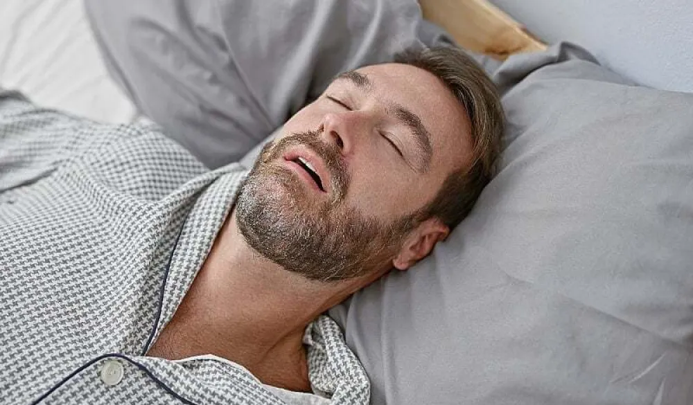Tri ključna znaka da vas hrkanje dovodi u rizik od srčanih ili moždanih udara