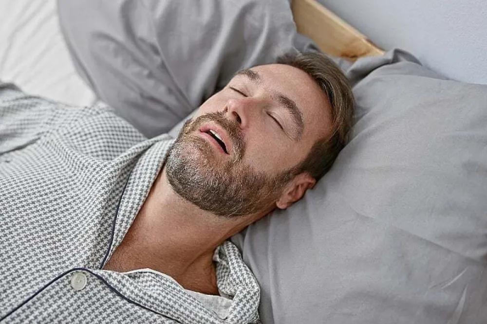 Tri ključna znaka da vas hrkanje dovodi u rizik od srčanih ili moždanih udara