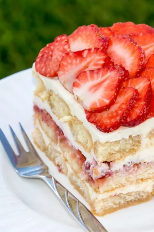 Tiramisu s jagodama - spoj nježne kreme i sočnog voća