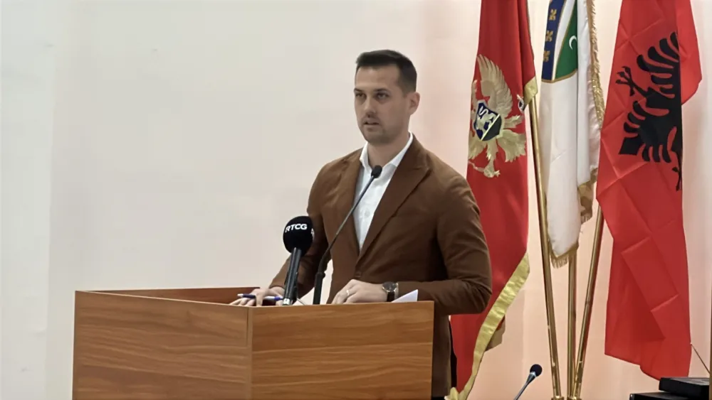 U kasu Op&scaron;tine Tuzi za tri mjeseca se slilo 3,4 miliona: Za zarade duplo vi&scaron;e nego za kapitalne projekte
