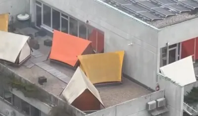&Scaron;atori na krovu zgrade u Ljubljani dio turističke ponude