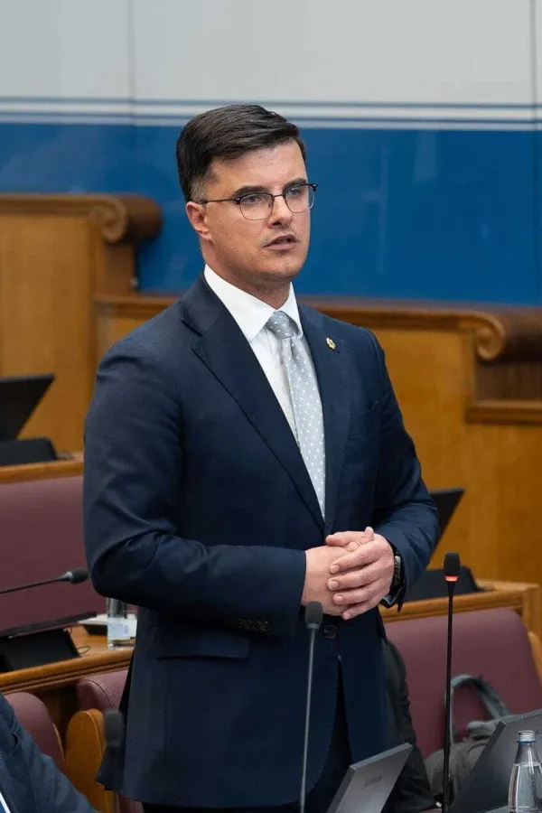 &Scaron;aranović: Ličnu kartu nije zamijenilo 48 hiljada građana, većina vjerovatno ne živi u Crnoj Gori