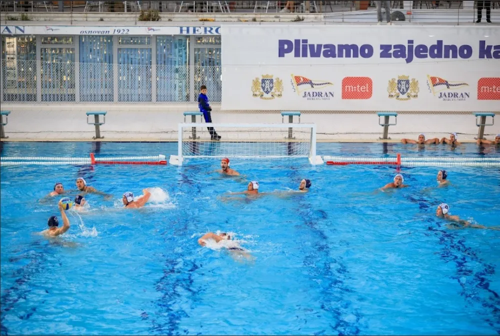 Са меча Јадран М:Тел - Катаро