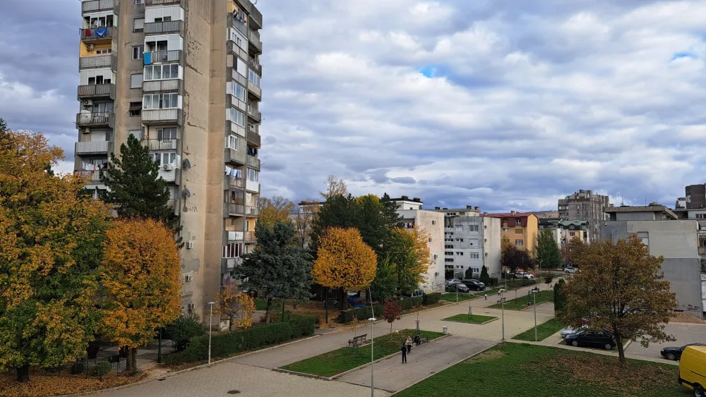 Pretresi u Nik&scaron;iću: Privedeno vi&scaron;e osoba, među njima i službenica tužila&scaron;tva