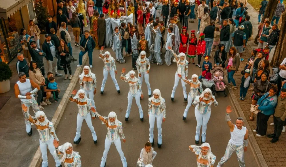 Prvi maj u Budvi proslavljen uz Abrum i nastupe tribute bendova