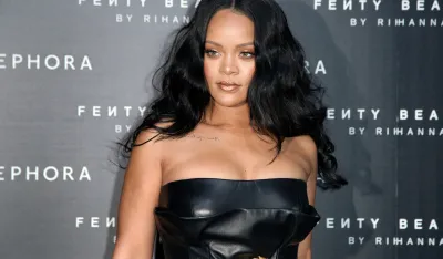(FOTO) Rijana u najnovijoj kolekciju svog brenda Savage X Fenty prekrila se tre&scaron;njicama