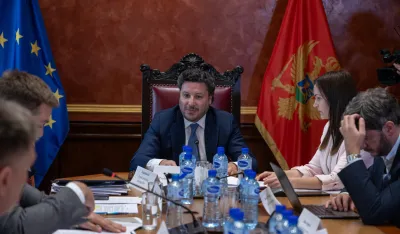 Abazović: Kako je moguće da su pojedinci i advokati zastupali interese obje strane u slučaju Možura