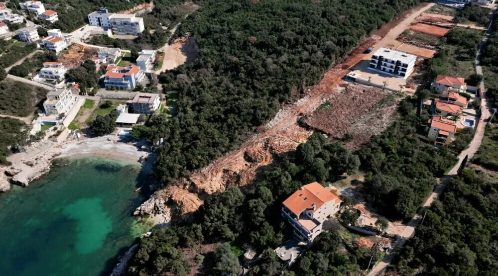 Devastacija javnog dobra u Baru: Institucije reagovale tek nakon vi&scaron;emilionske &scaron;tete