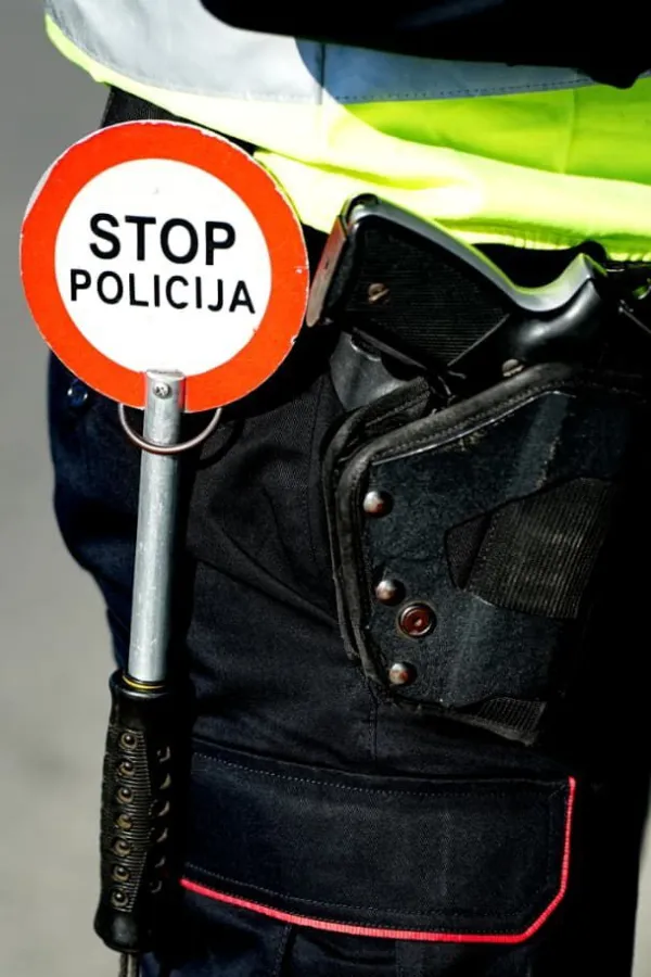 Za 24 sata 21 saobraćajna nezgoda, 14 osoba lak&scaron;e povrijeđeno